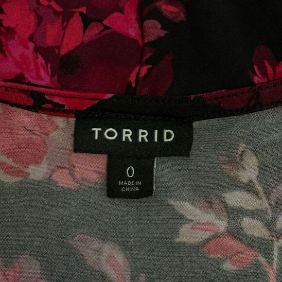 Torrid Black and Pink Floral Surplice Sheer Sleeve Polyester Top Sz XXL - Picture 11 of 13
